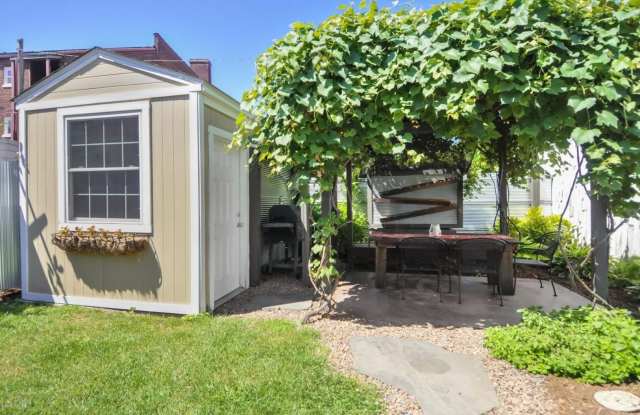 Quaint One Bedroom House close to U of L, Germantown & Downtown Gallery 4