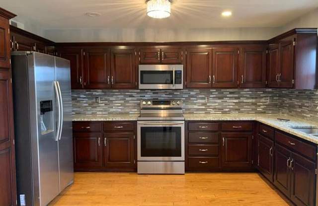 11915 North Holmes Court Gallery 3
