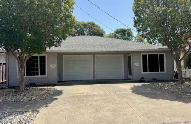 Charming 1 bed/1 bath Living Near Downtown Livermore - 1461 5th Street, Livermore, CA 94550