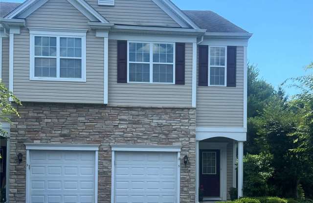 3 Torrey Pine Lane Lane - 3 Torrey Pine Lane, West Bay Shore, NY 11706