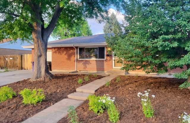 Charming Harvey Park 5 plus bed, 2.5 bath Home Gallery 1