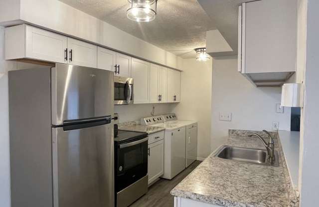 Renovated charming 2 bedroom Bloom at Bellemeade! photos photos