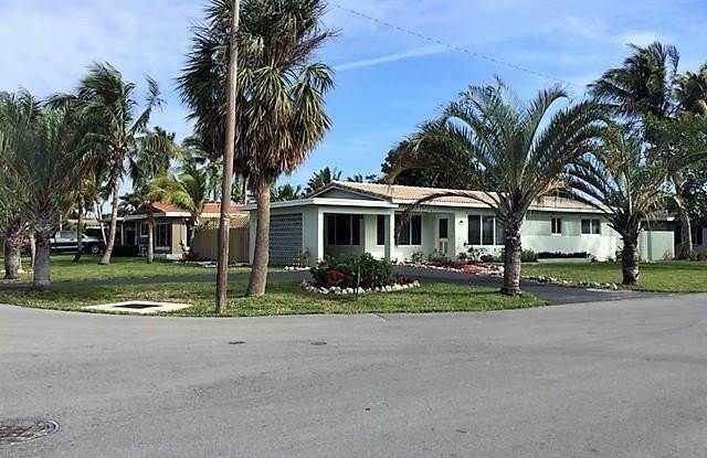 1575 NE 47th St photos photos