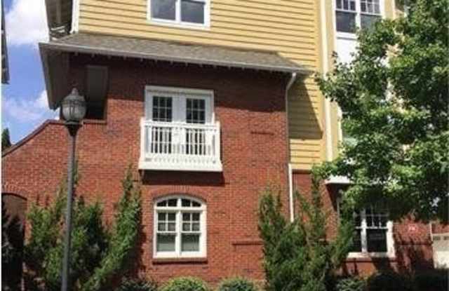 2260 Lyndhurst Avenue photos photos