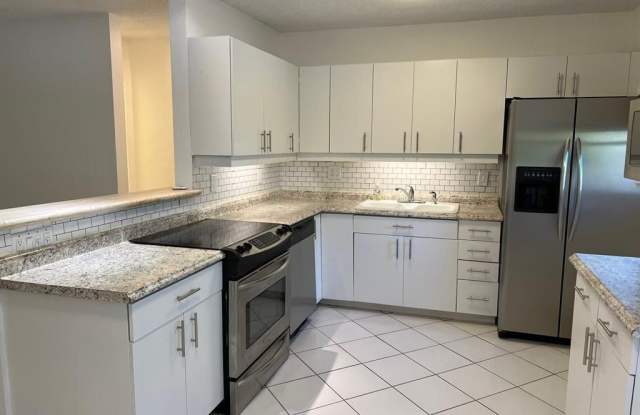 220 NE 18th Ave - 220 Northeast 18th Avenue, Pompano Beach, FL 33060