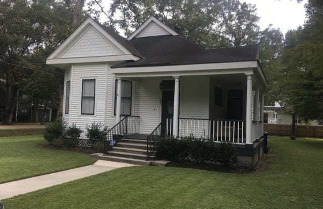 203 West 11th Avenue - 203 West 11th Avenue, Covington, LA 70433