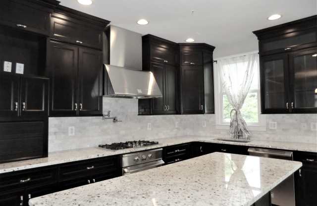 1242 HARBOR ISLAND WALK Gallery 4
