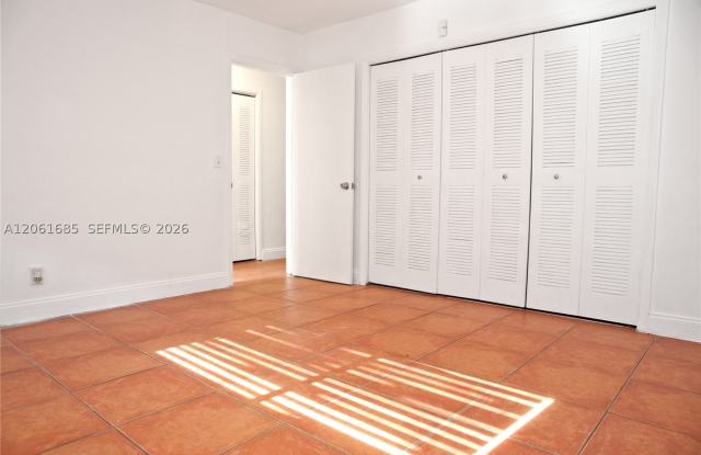 304 SE 9th Ct Gallery 2