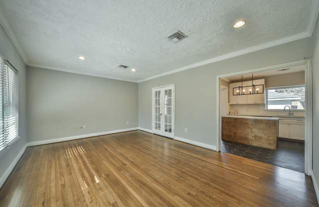 6449 Country Club Dr Gallery 4