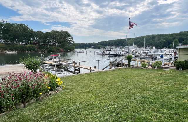 12 South Road - 12 South Road, Niantic, CT 06357