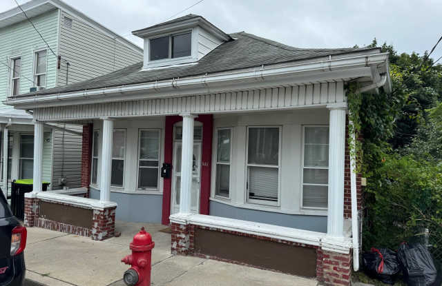 521 W RACE Street photos photos