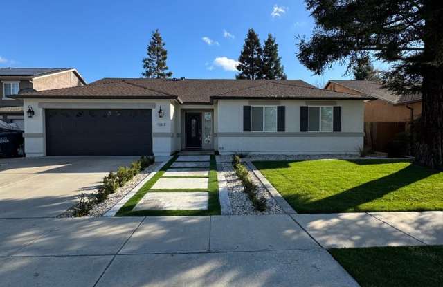 4 Bedroom home located in Eastside Visalia! move in ready! - 2245 East Chestnut Court, Visalia, CA 93292