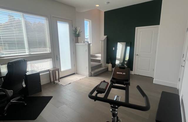 2 Bedroom Condo in Richmond's Recreational Hub Gallery 4