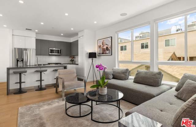 1228 N Sycamore Ave photos photos