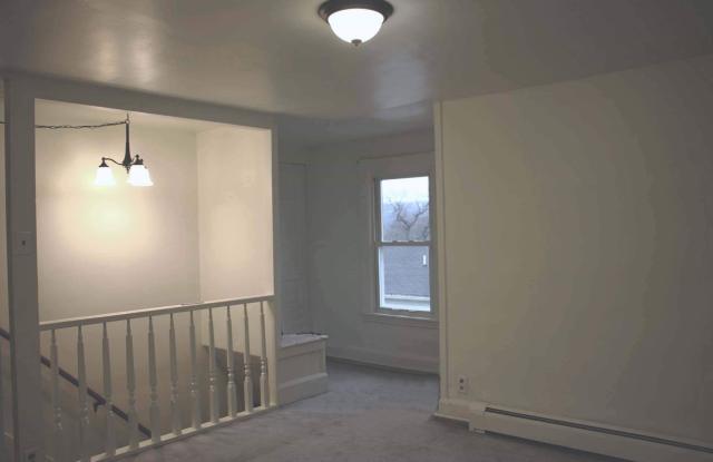 137 Green St Gallery 2