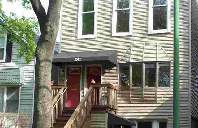 1743 W School - 1743 West School Street, Chicago, IL 60657