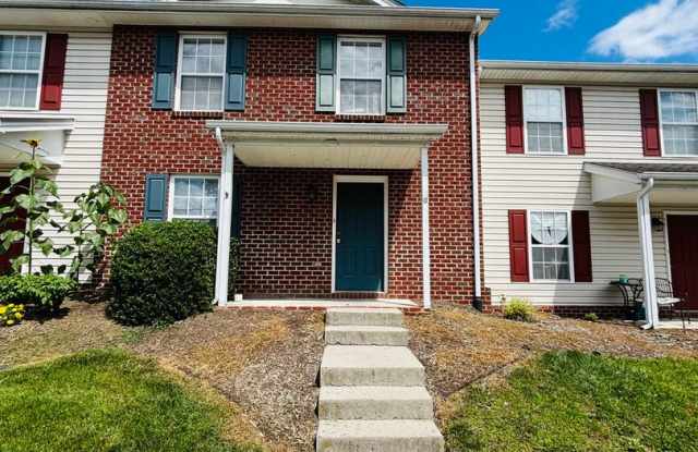 4 Bedroom, 3.5 Bath Townhouse photos photos