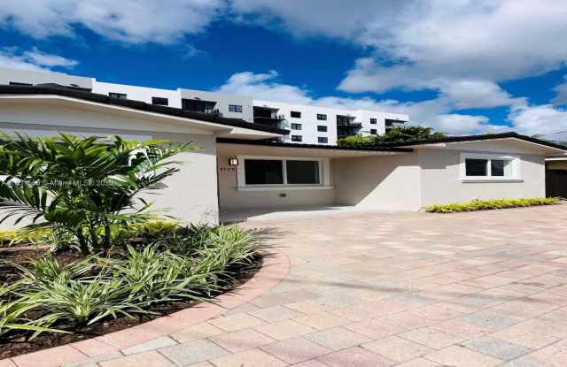 4120 SW 69 Ave photos photos