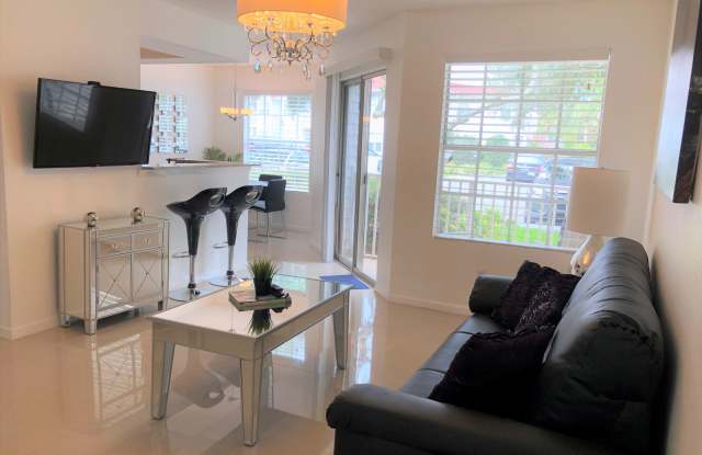 11582 Westwood Boulevard Gallery 3