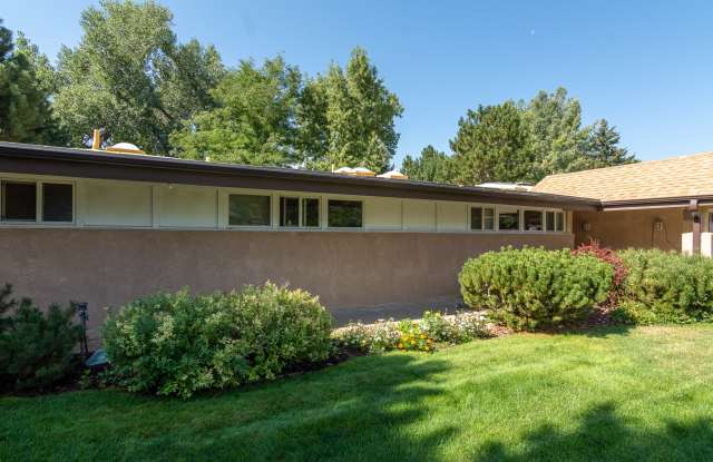 2543 South Holly Place Gallery 2