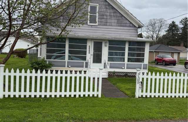 9389 Maple Avenue SE photos photos