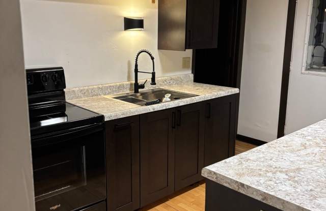 270 Kaukauna Street - 270 Kaukauna Street, Menasha, WI 54952