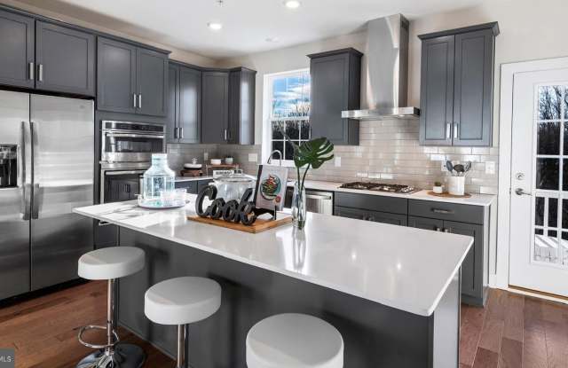 215 RED LEAF LANE photos photos