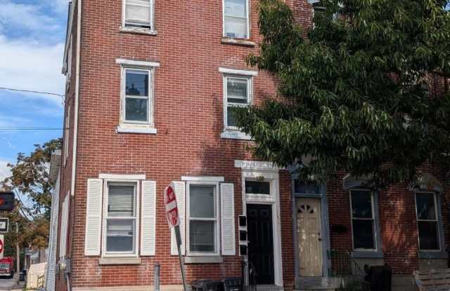 151 W AIRY Street Gallery 1