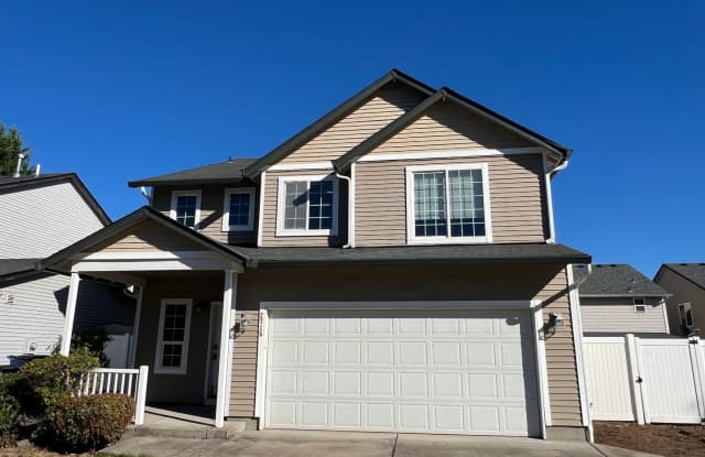 Spacious Landover Commons Home w/ Large Yard for Lease - 2715 NE 125th Ct Gallery 1