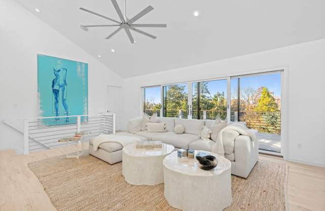 316 Kings Point Road Gallery 2