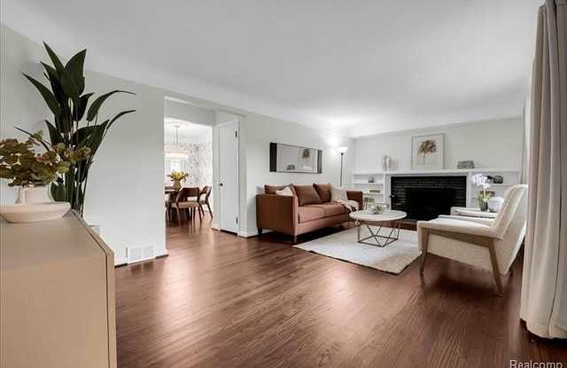 4419 Beverly Court Gallery 4