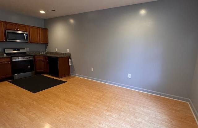 1716 W VIRGINIA Avenue NE Gallery 4