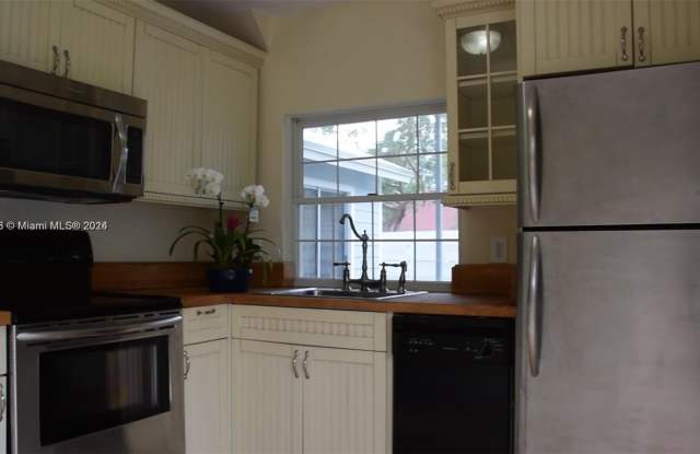 15108 SW 140th Pl Gallery 3