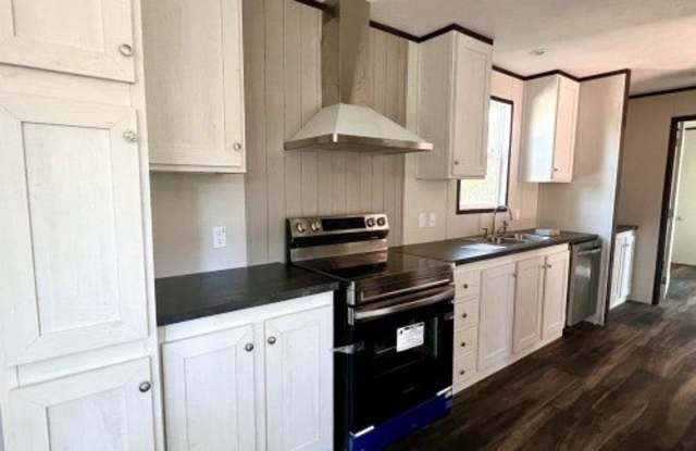 203 Dove Ave - 203 Dove Avenue, Troy, AL 36079 203 Dove Ave - 203 Dove Avenue, Troy, AL 36079