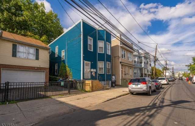 41 Brookdale Ave - 41 Brookdale Avenue, Newark, NJ 07106