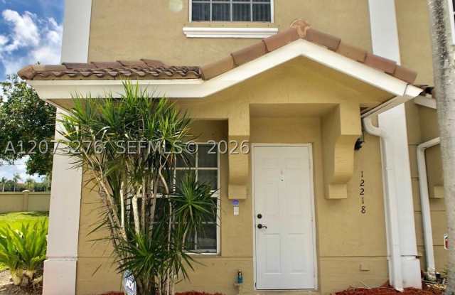 12218 SW 8th Ct Gallery 3