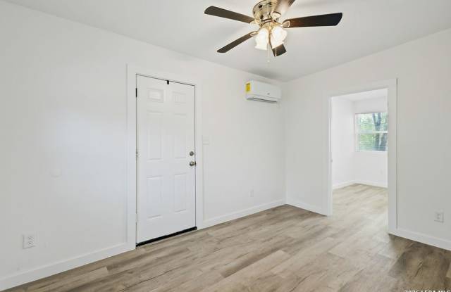 202 Bailey Gallery 3