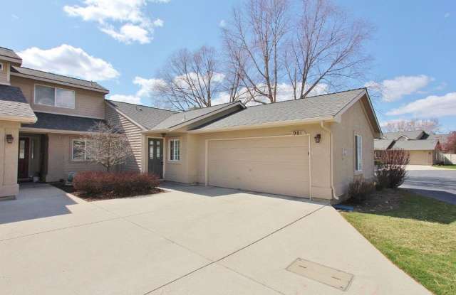 Single-Level Townhome Nestled in SE Boise photos photos