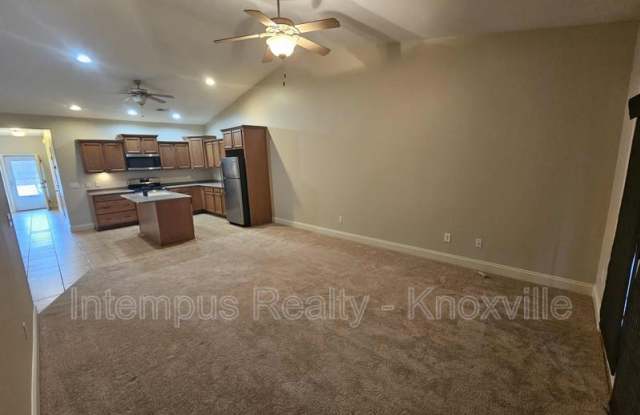 2715 Waters Place Dr Gallery 4