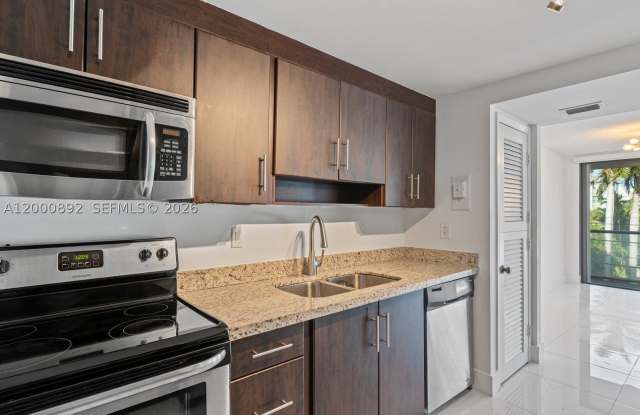 9800 W Bay Harbor Dr Gallery 4
