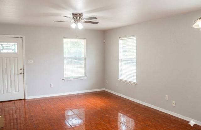 1610 Saxon Street Gallery 3