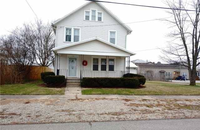 104 1st St - 104 1st Street, Pleasantville, OH 43148