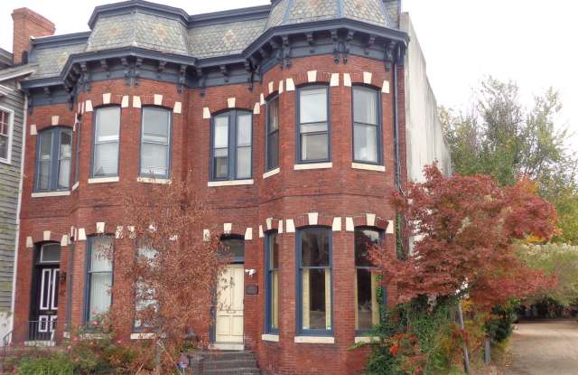 Olde Towne - 405 Court Street, Portsmouth, VA 23704