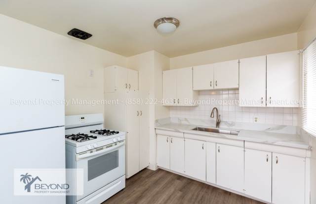 **PACIFIC BEACH LIVING** LARGE 2 BEDROOM** PET FRIENDLY** - 4444 Gresham Street, San Diego, CA 92109 **PACIFIC BEACH LIVING** LARGE 2 BEDROOM** PET FRIENDLY** - 4444 Gresham Street, San Diego, CA 92109