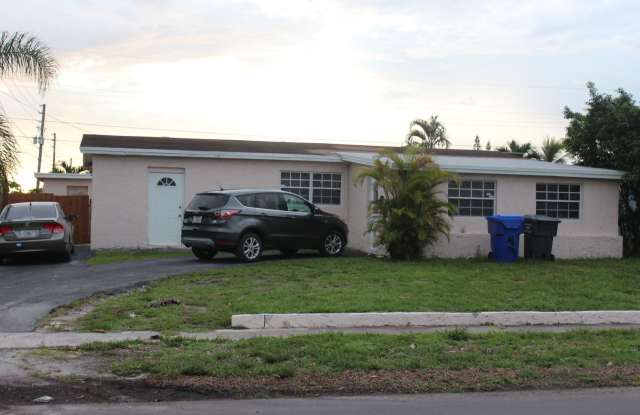 Single-Family Home – 4BR/2BA – Corner Lot, Large Fenced Yard, NO HOA photos photos Single-Family Home – 4BR/2BA – Corner Lot, Large Fenced Yard, NO HOA photos photos