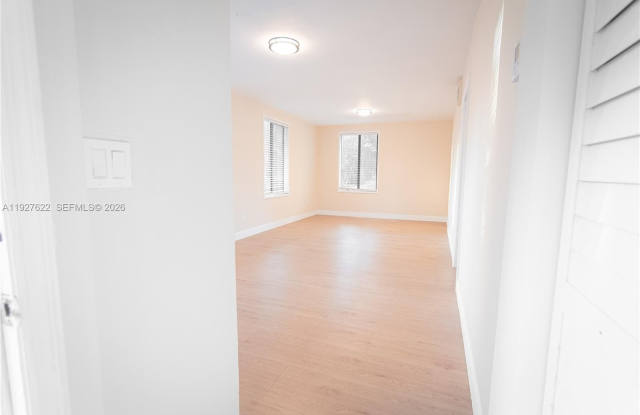 2575 SW 59th Ave photos photos