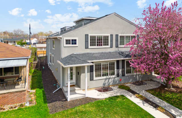 Modern 3BD Townhome w/ a Rooftop Deck! photos photos