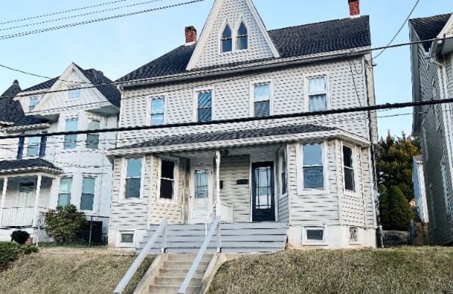 104 Manchester St - 104 Manchester St, Glen Rock, PA 17327
