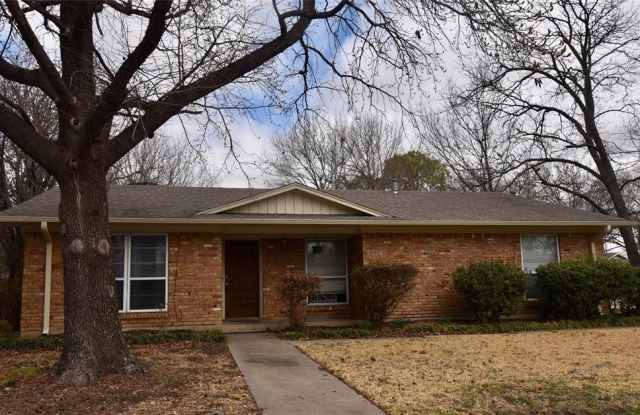 1429 Kings Row - 1429 Kings Row, Denton, TX 76209