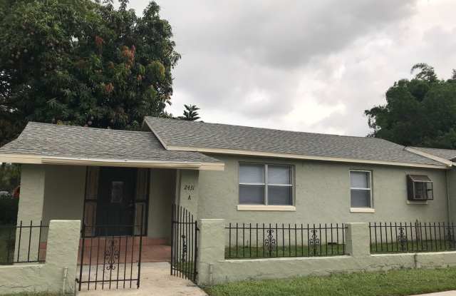 3 bedroom 2 bath, corner lot photos photos